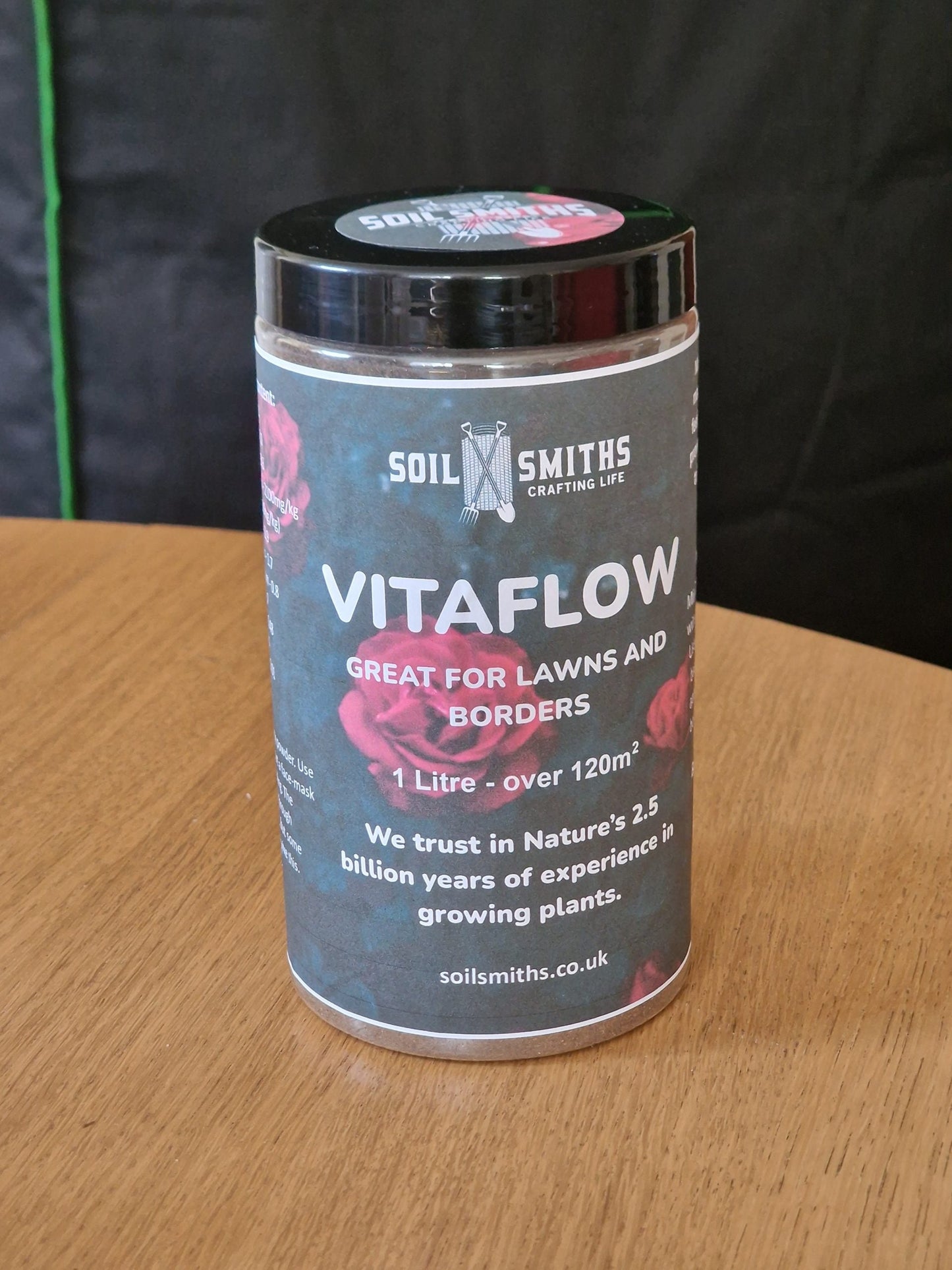 Soil Smith's "Vitaflow". Micronised Chicken Manure with Beneficial Microbes Soil Smiths